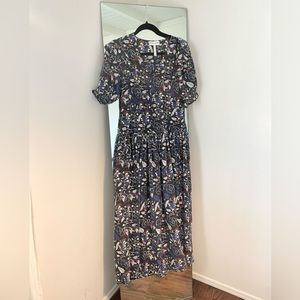 Beautiful maxi flowy floral dress, short sleeve